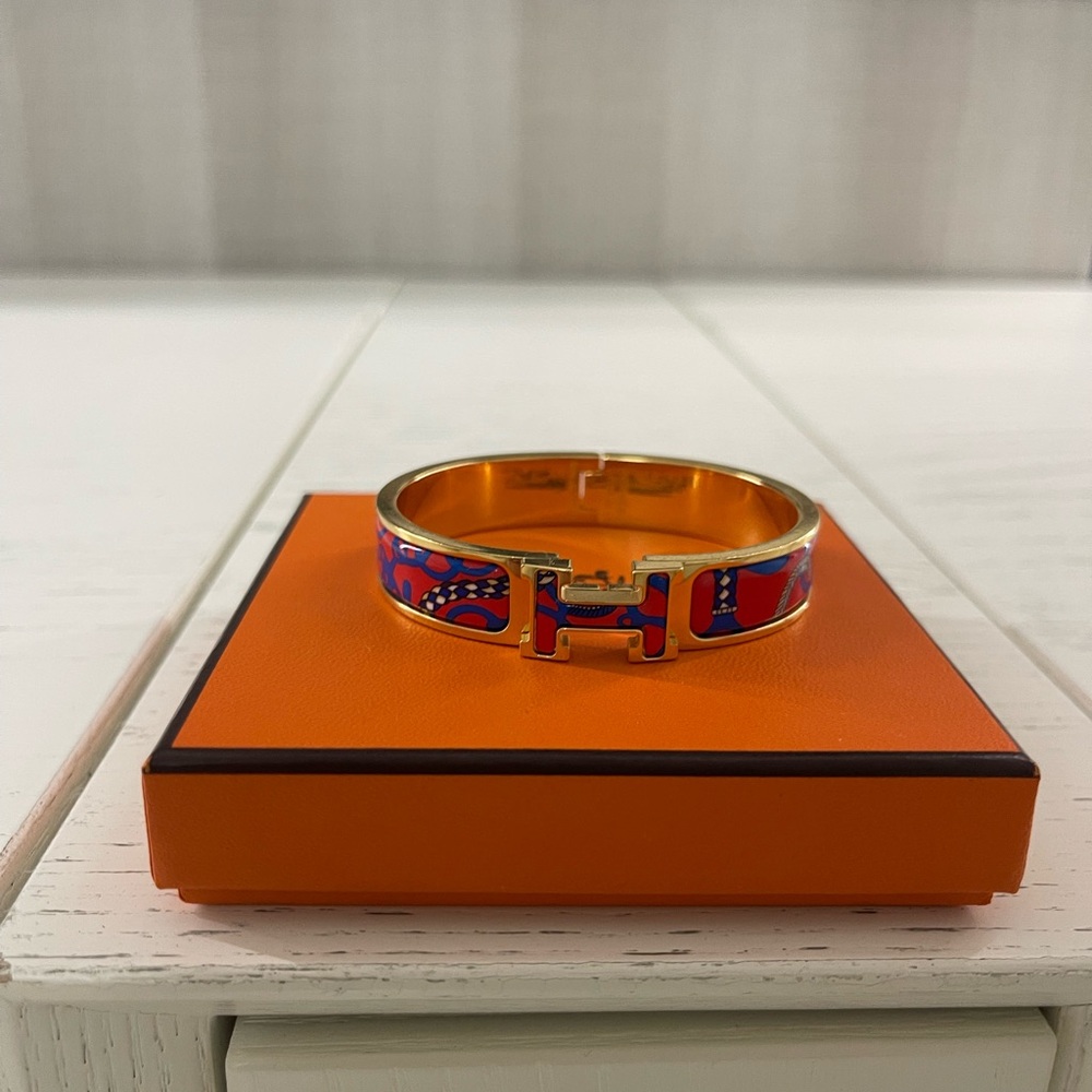 💯 authentic Hermes woman bracelet
Original box and dust box including